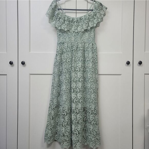 H&M off the shoulder lace dress, size 6 - Picture 4 of 13